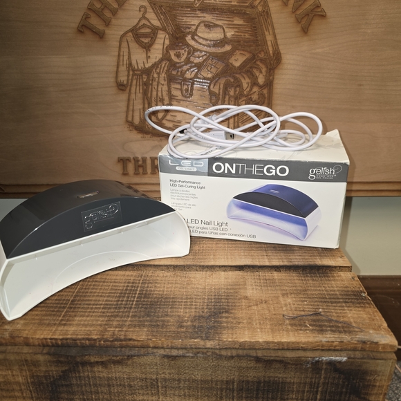 Gelish LED Nail Light On The Go - Picture 1 of 6